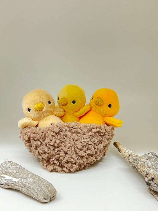 Nesting Chickies dessinée à Londres Jellycat Trio de poussins NEST3C