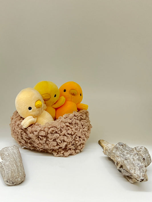 Nesting Chickies dessinée à Londres Jellycat Trio de poussins NEST3C