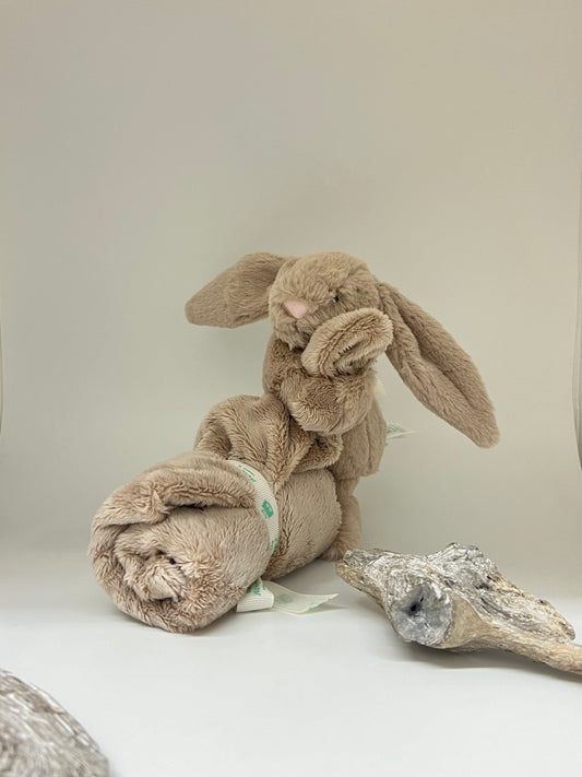Bashful beige bunny soother dessinée à Londres Jellycat Londres sth4b