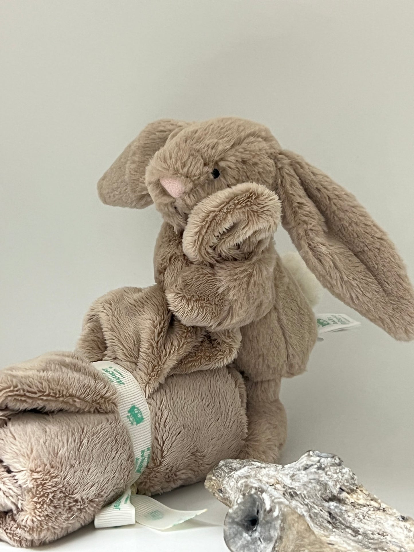 Bashful beige bunny soother dessinée à Londres Jellycat Londres sth4b