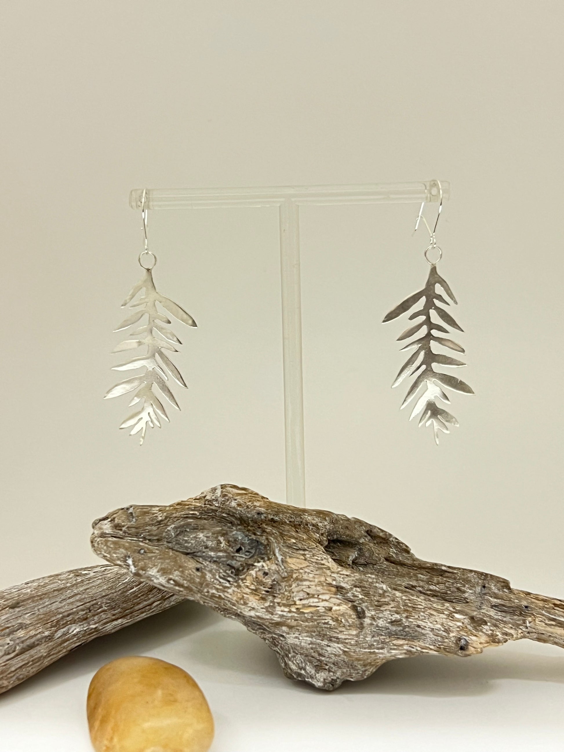 Boucles d'oreilles Feuilles en argent Gauvin Fait main à Montréal boucles Feuilles