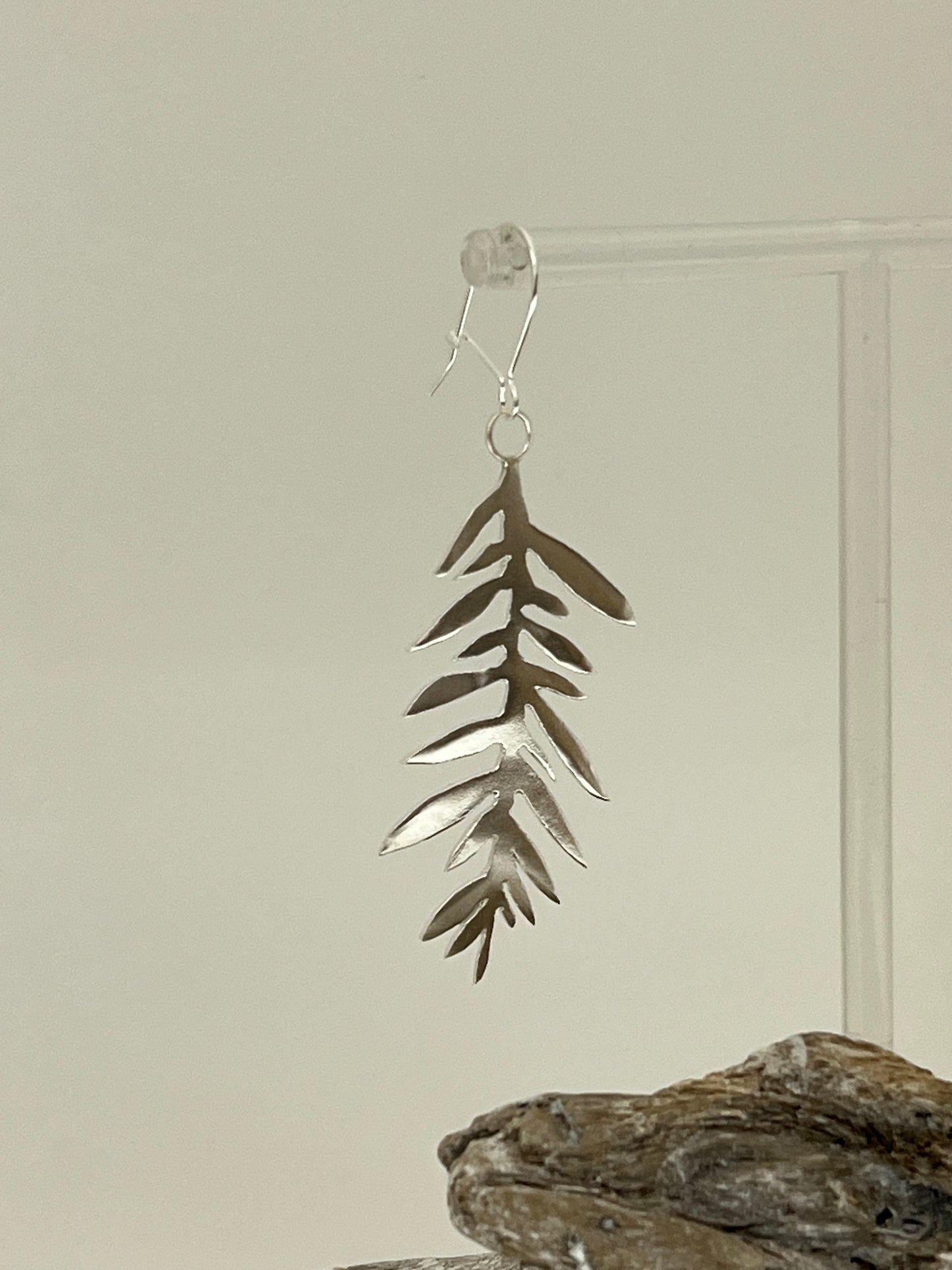 Boucles d'oreilles Feuilles en argent&nbsp; Nicole Gauvin Fait main à Montréal boucles Feuilles