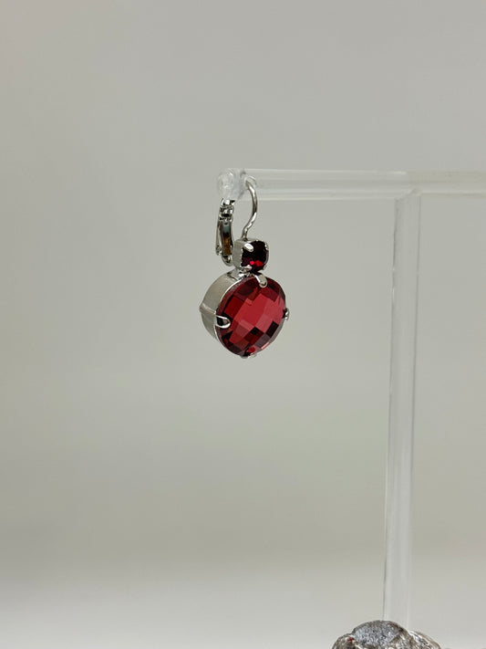 Boucles en laiton plaqué Argent avec Cristal de Swarovski rouge Mariana e-1506