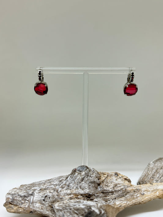 Boucles en laiton plaqué Argent avec Cristal de Swarovski rouge Mariana e-1056R