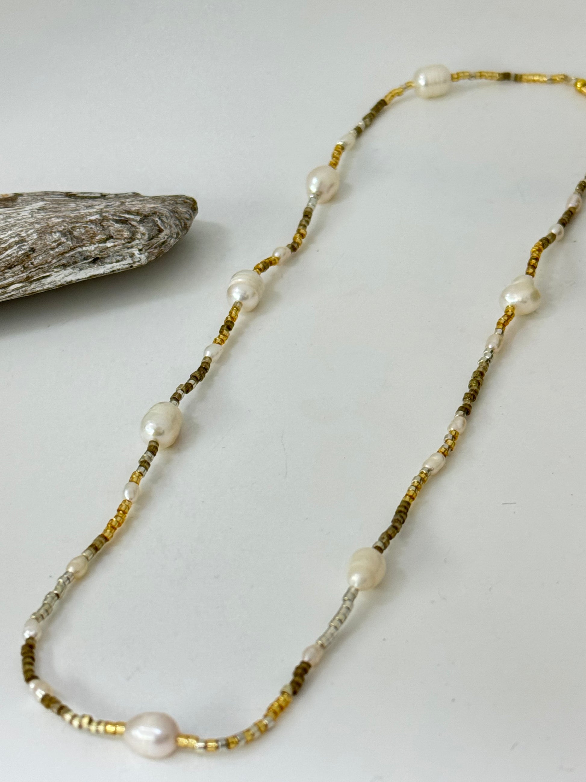 Collier perles Miyuki ajustable avec perles d'eau douce Fait à la main en Colombie Mishky 113-12313