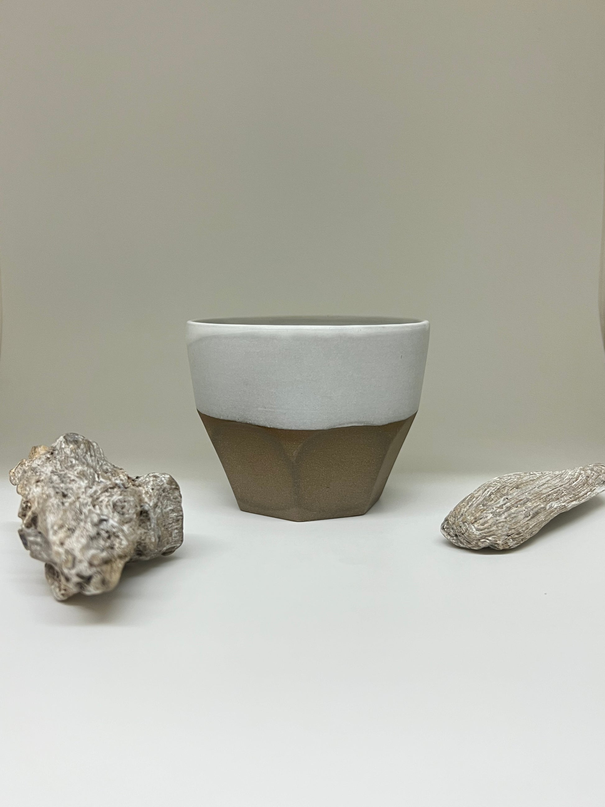 Gobelet en céramique 8 oz gris rocher  Kamouraska A&J Métissage