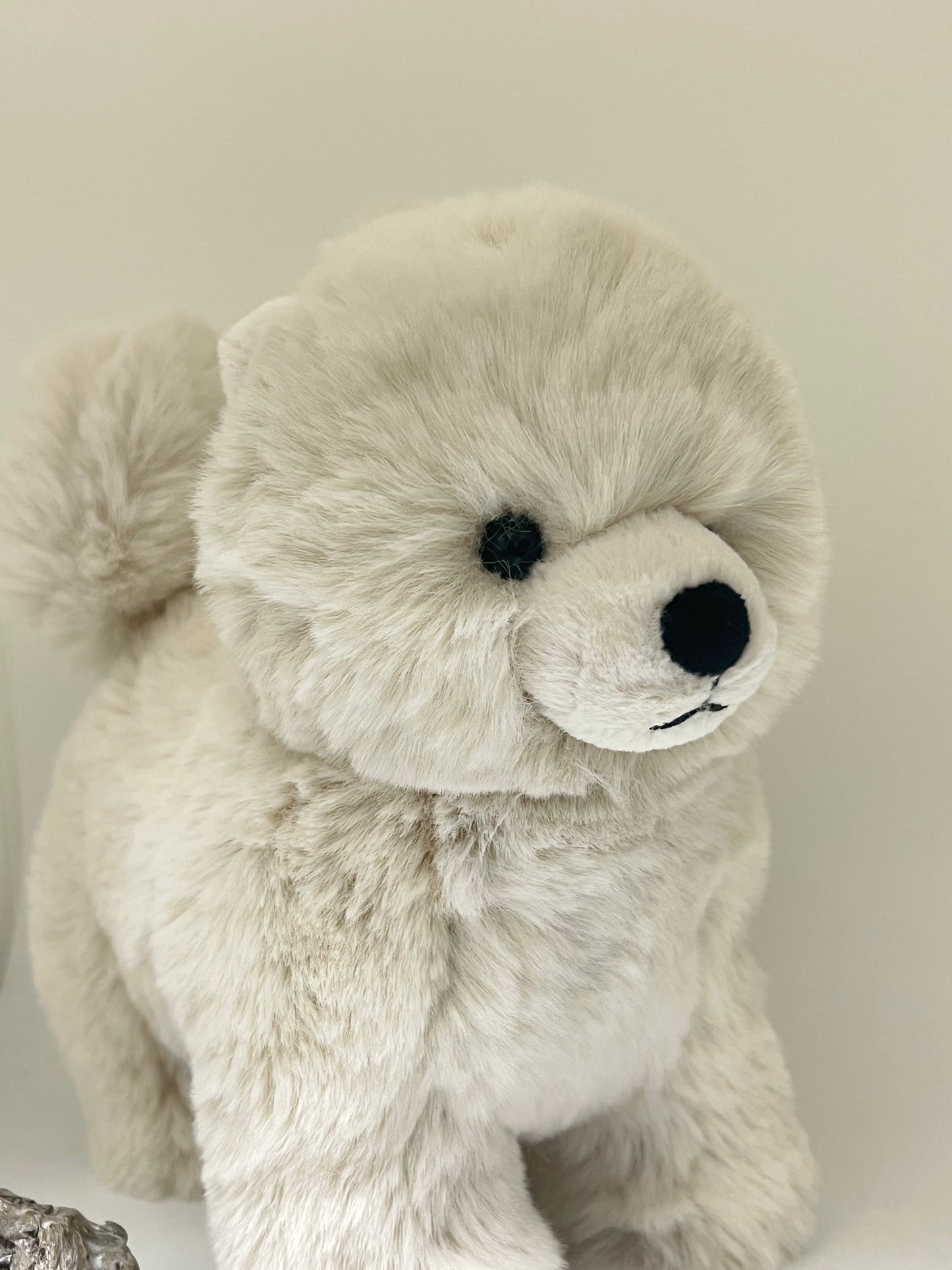 Daphné le Poméranien, peluche dessinée à Londres Jellycat Londres DAPH3P