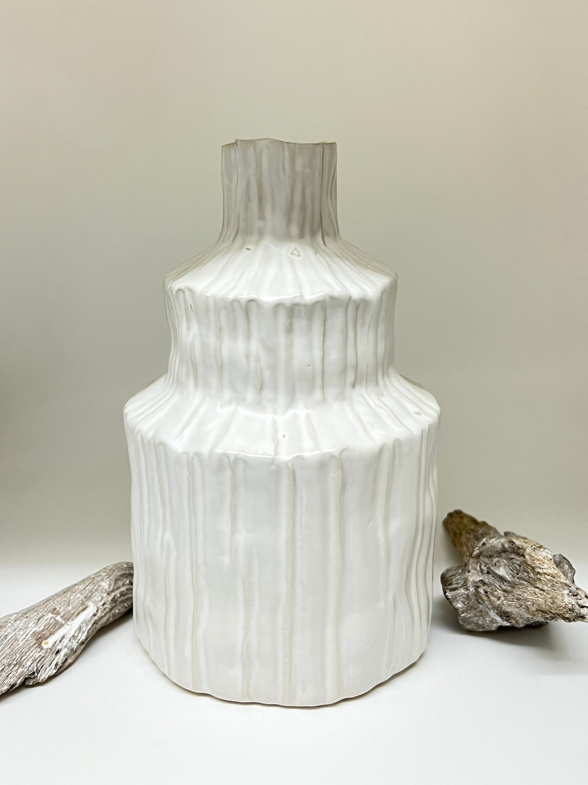 Vase en céramique blanc travaillé Import Vase céramique
