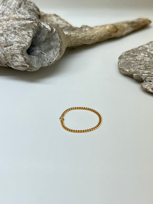 Tiny Curb chain ring or  Fait à Montréal Treasure BoxTiny Curb chain ring