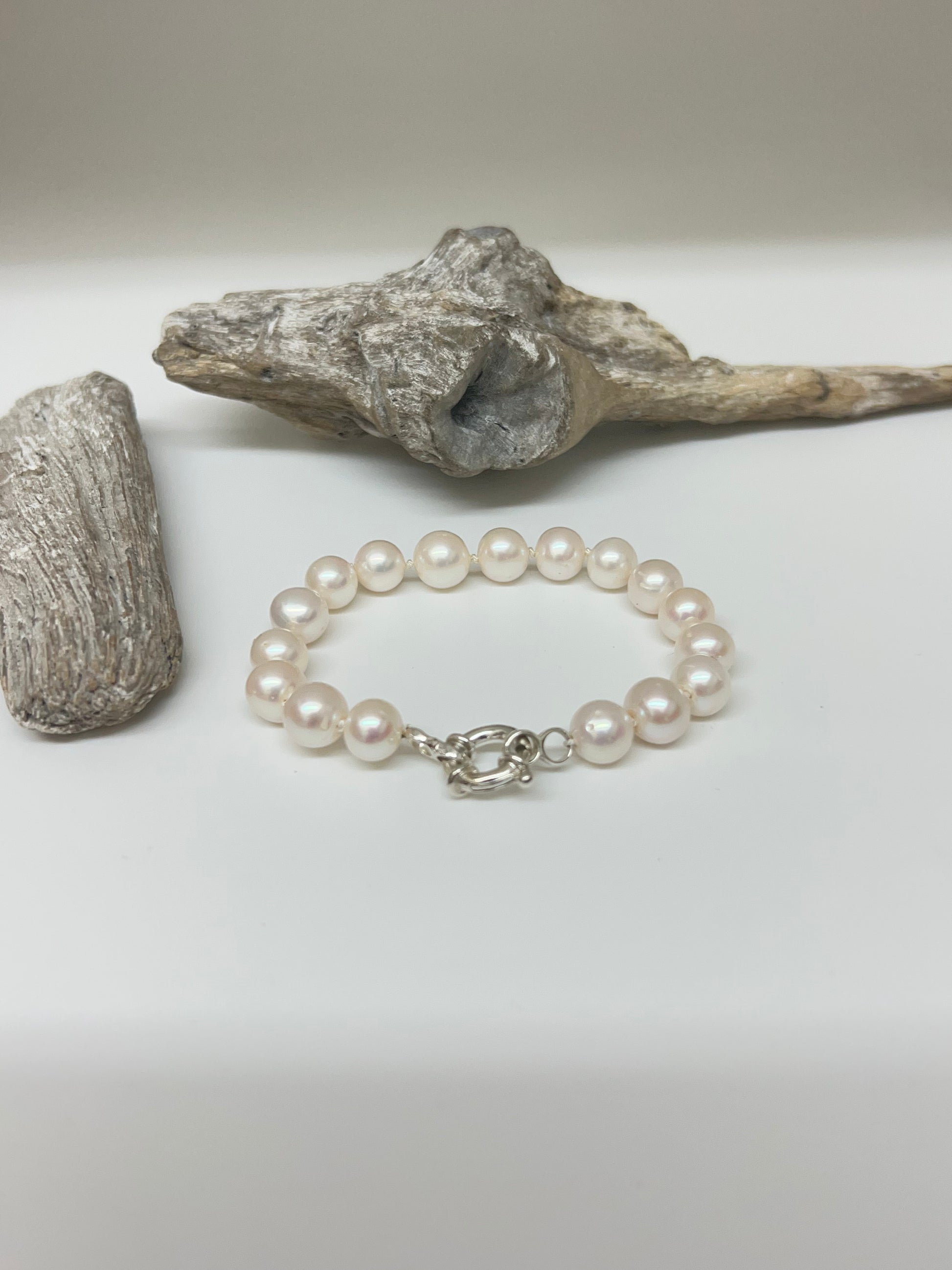 Freshwater pearl bracelet Fabriqué à la main à Winnipeg pearl.7 Hilary Druxman